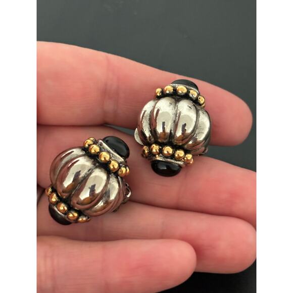 Vintage Silver Tone Clip On Earrings - Picture 3 of 3